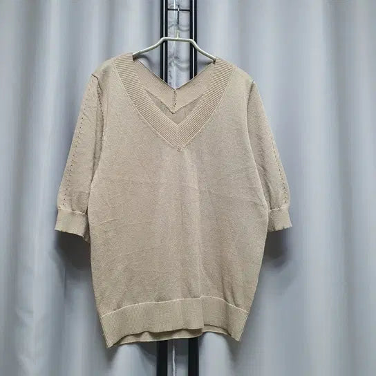 [BUNJANG] Beige V-Neck Linen Short-Sleeve Knit / 베이지 브이넥 린넨 반팔 니트