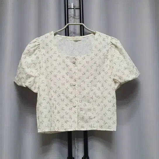 [BUNJANG] Muzak Square Neck Flower Crop Short Sleeve Blouse / 무자크 스퀘어넥 플라워 크롭 반팔 블라우스