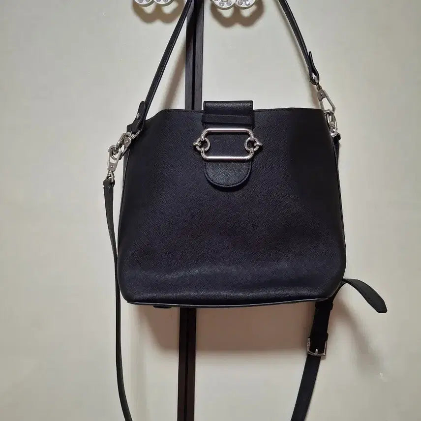 [BUNJANG] Lovecat Black Leather Bucket Bag / 러브캣 블랙 가죽버킷백