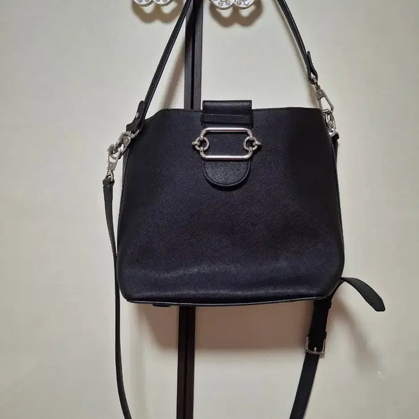 [BUNJANG] Lovecat Black Leather Bucket Bag / 러브캣 블랙 가죽버킷백