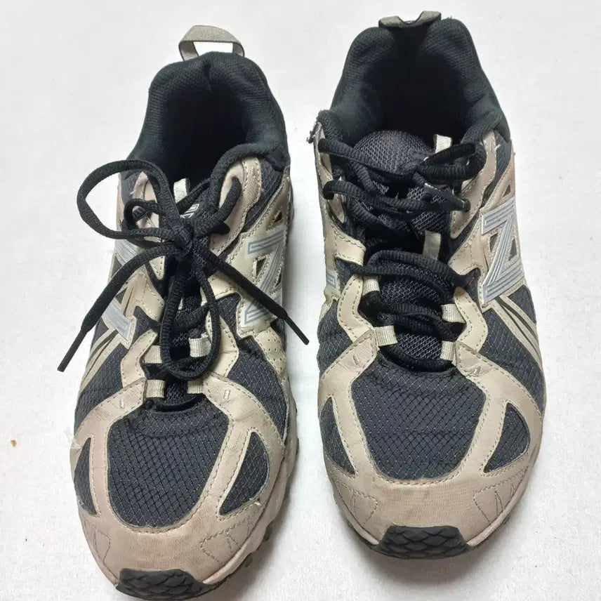 [BUNJANG] New Balance 610 Trail Running Shoes Beige/Black (280mm) / 뉴발란스 610 트레일 러닝화 베이지/블랙 색상280