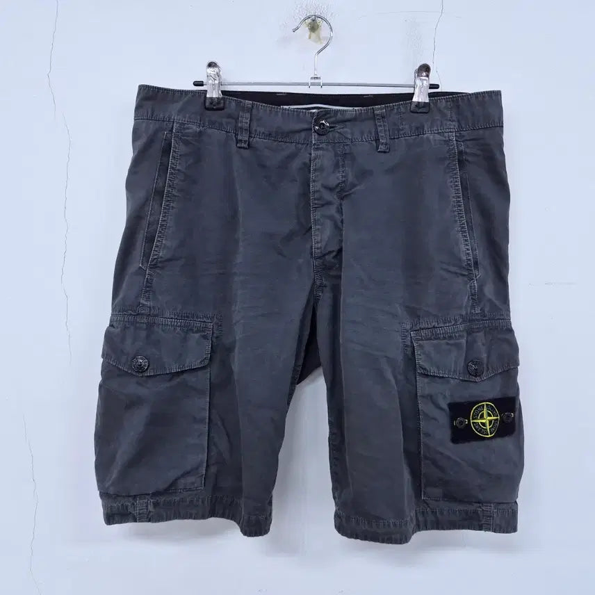 [BUNJANG] Stone Island Patch Bermuda Cargo Shorts / 스톤아일랜드 와펜 버뮤다 카고 쇼츠 남성 반바지 33