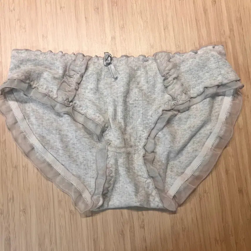 [BUNJANG] Grey Ruffle Cotton Panty / (중고) 그레이 러플 코튼 팬티