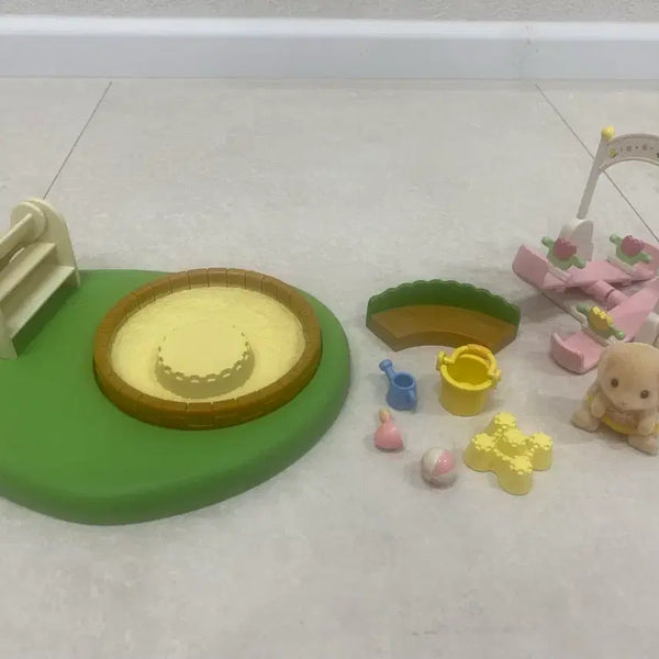 [BUNJANG] Sylvanian Families Old Sandpit & Pool (2636) with Tulip Seesaw / 실바니안 올드 모래놀이터 & 풀장 (2636)