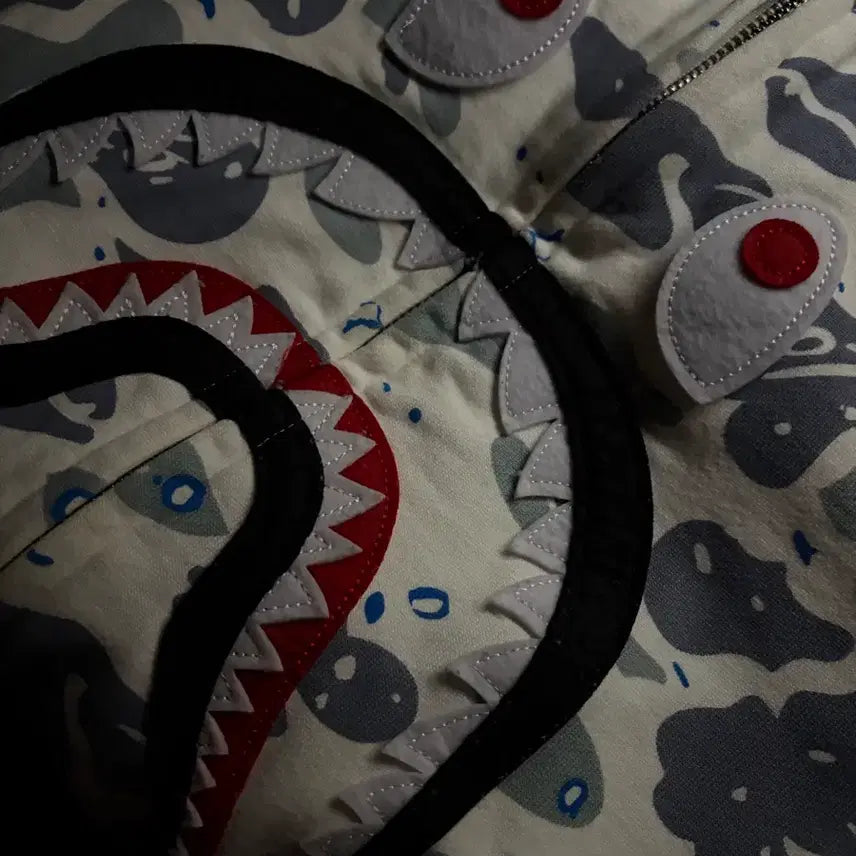[BUNJANG] BAPE 1st Camo Zip-Up Hoodie / 베이프 후드집업 교신