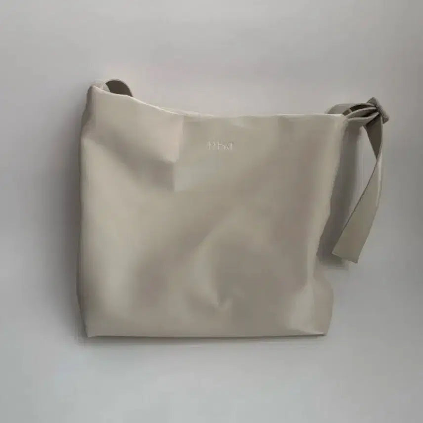 [BUNJANG] Febru Poki Bag Shoulder Bag Ivory / 페브루 빅포키백 febru 숄더백 아이보리