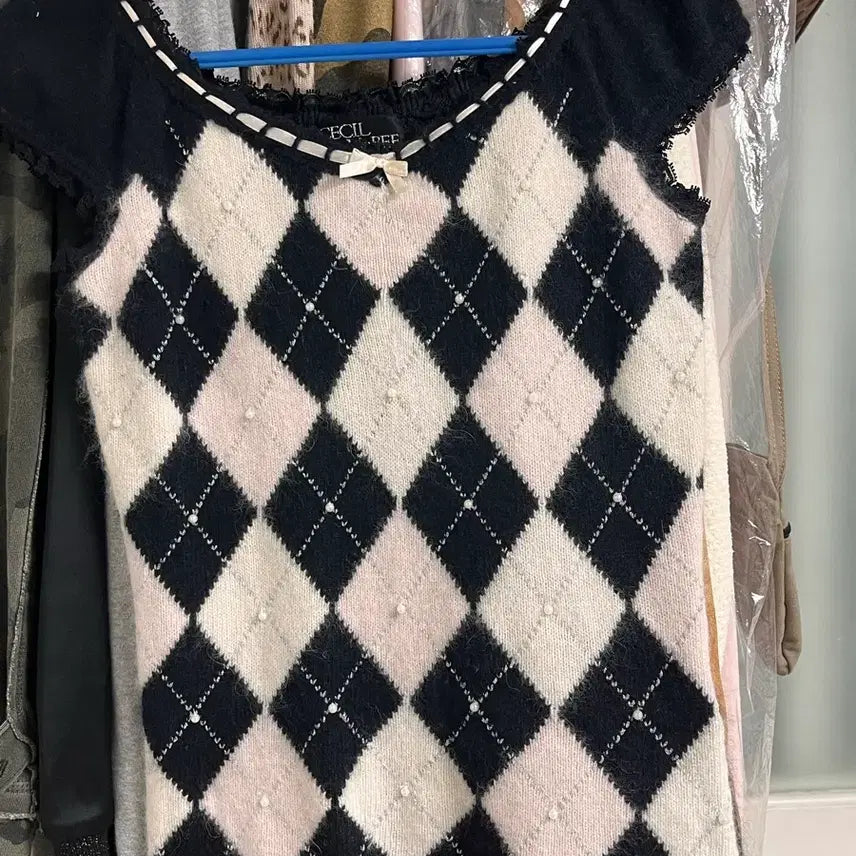 [BUNJANG] Cecil Mcbee Argyle Fitted Knit Top / Cecilmcbee 세실맥비 검핑 아가일 로걀탑 리즈리사 트랄라라