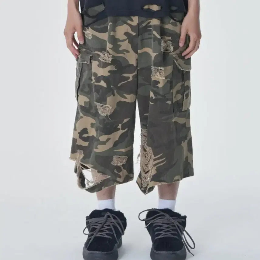 [BUNJANG] Manhattan Project Distressed Washing Bermuda Pants Camo M / 맨허튼 프로젝트 디스트레스드 워싱 버뮤다 팬츠 카모 M
