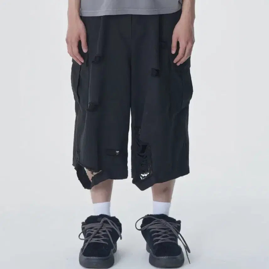 [BUNJANG] Manhattan Project Distressed Washing Bermuda Pants Black M / 맨허튼 프로젝트 디스트레스드 워싱 버뮤다 팬츠 블랙 M