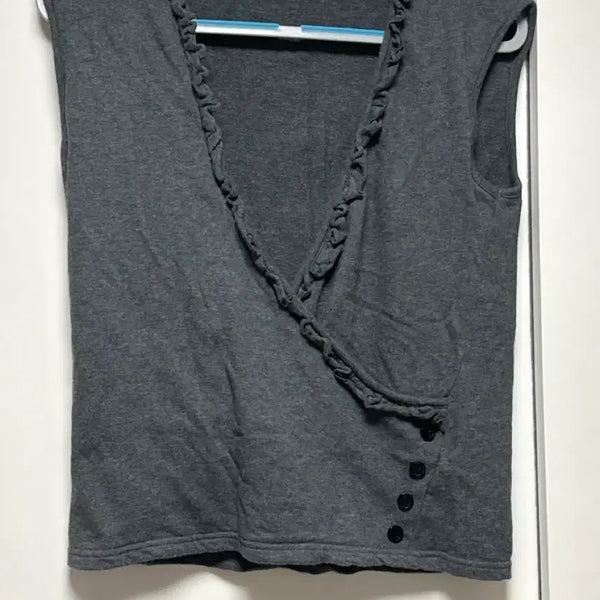 [BUNJANG] Ruffle Wrap Sleeveless Cardigan Tee / 프릴 랩 민소매 가디건 티