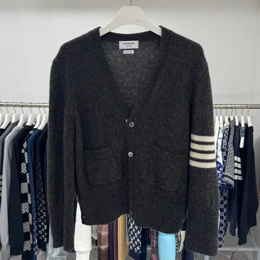 [BUNJANG] Thom Browne Classic Shetland Cardigan with Striped Armband / [리오브양주점]톰브라운 사선 완장 클래식 셰틀랜드 가디건