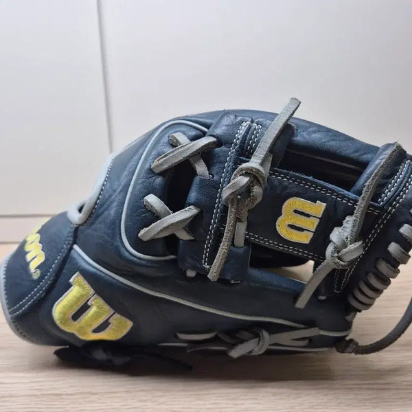 [BUNJANG] Wilson A1000 Baseball Glove 11.5" Infield / 윌슨 A1000 야구 글러브