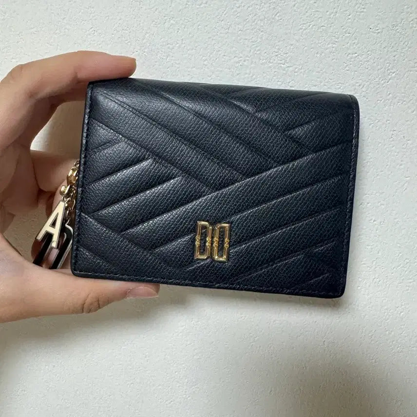 [BUNJANG] Daks Carlisle Quilted Logo Charm Coin Wallet / 닥스 핸드백 CARLISLE 퀼팅 로고 참장식 반지갑