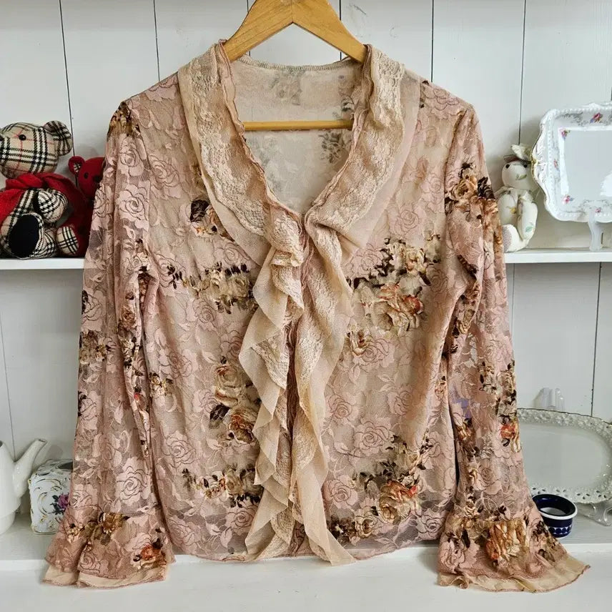 [BUNJANG] Lace Flower Ruffle Mesh Blouse / 레이스 플라워 프릴 메쉬 블라우스