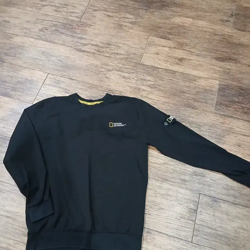 [BUNJANG] National Geographic Logo Play Windbreaker Sweatshirt Black / 내셔널지오그래픽 바람막이 맨투맨 블랙