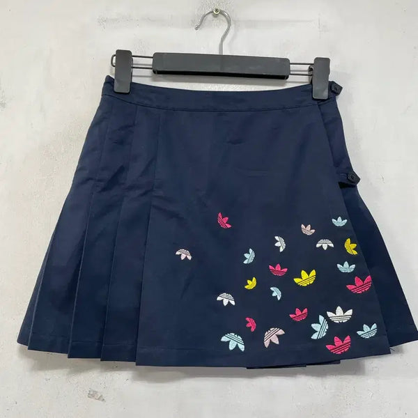 [BUNJANG] Adidas Embroidered Wrap Style Skirt / N6709 아디다스 스커트.랩스타일.자수