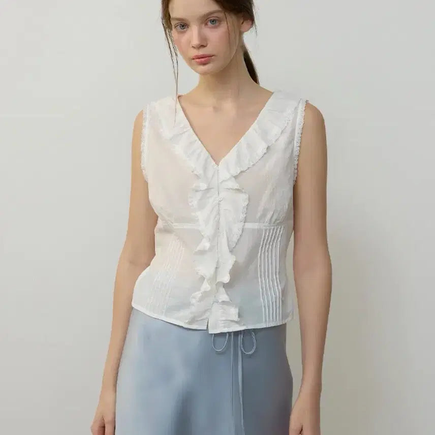 [BUNJANG] Citybreeze Frill V-Neck Sleeveless Blouse White / 시티브리즈 프릴 브이넥 슬리브리스 블라우스 화이트