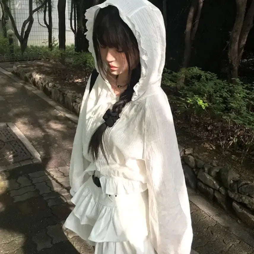 [BUNJANG] Balletcore Mori Lace Hooded Blouse with Ruffles and Shirring / 레이스 후드 리본 프릴 셔링 단추 발레코어 모리 블라우스 남방