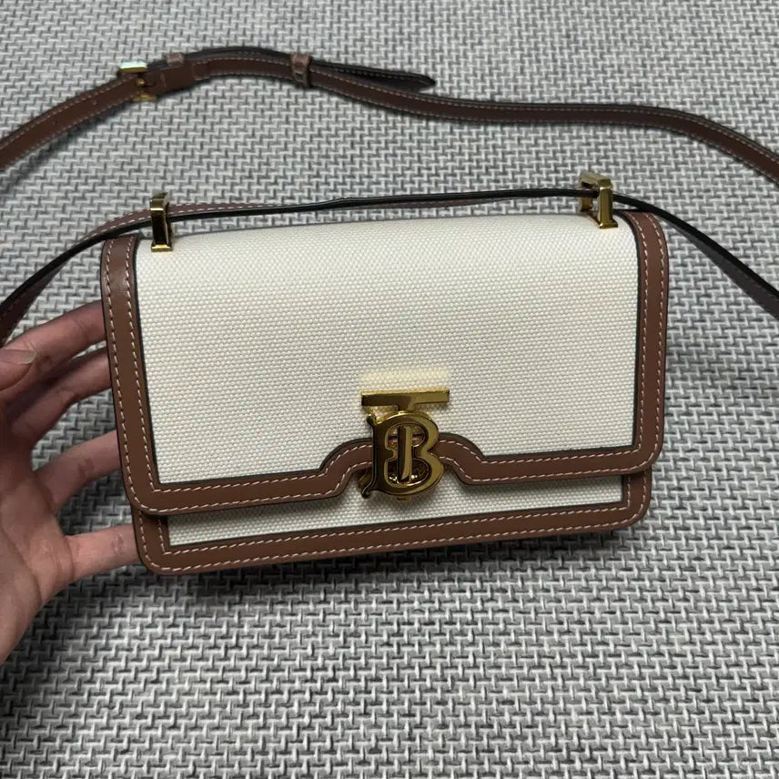 [BUNJANG] Burberry TB Crossbody Bag / [리오브양주점] 버버리 TB 크로스백 가방
