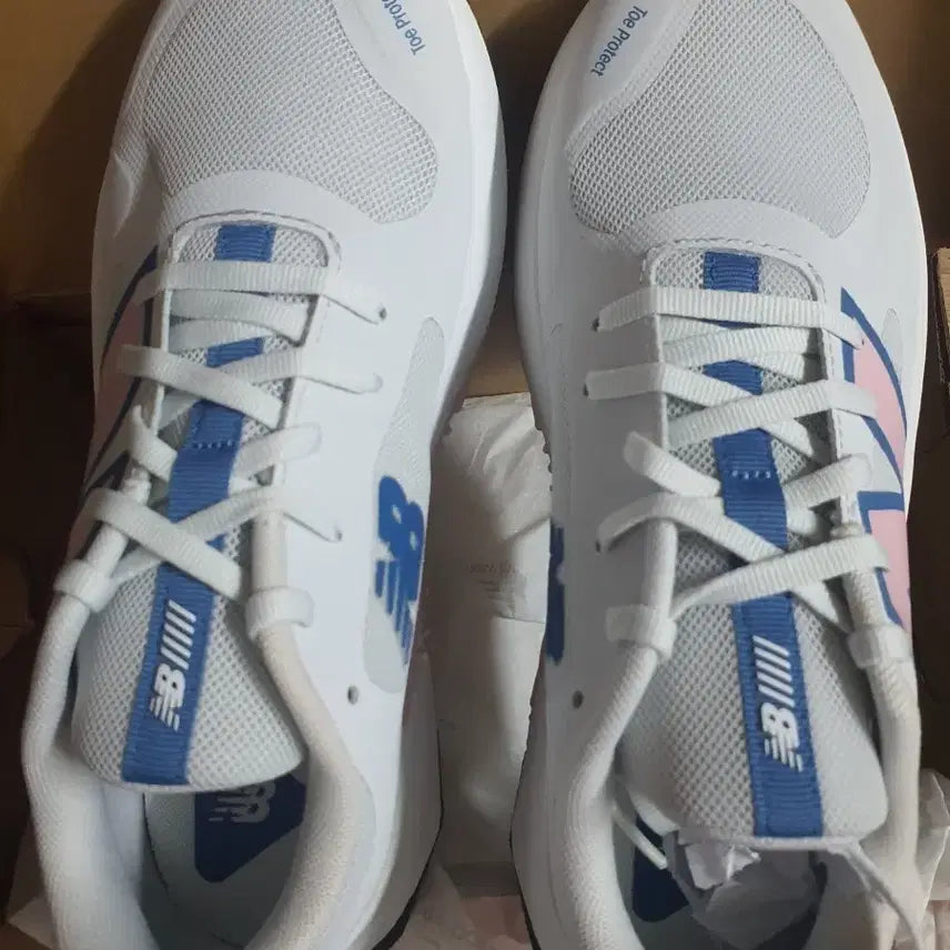 [BUNJANG] New Balance Sneakers White Blue Pink / 뉴발란스 운동화 새상품