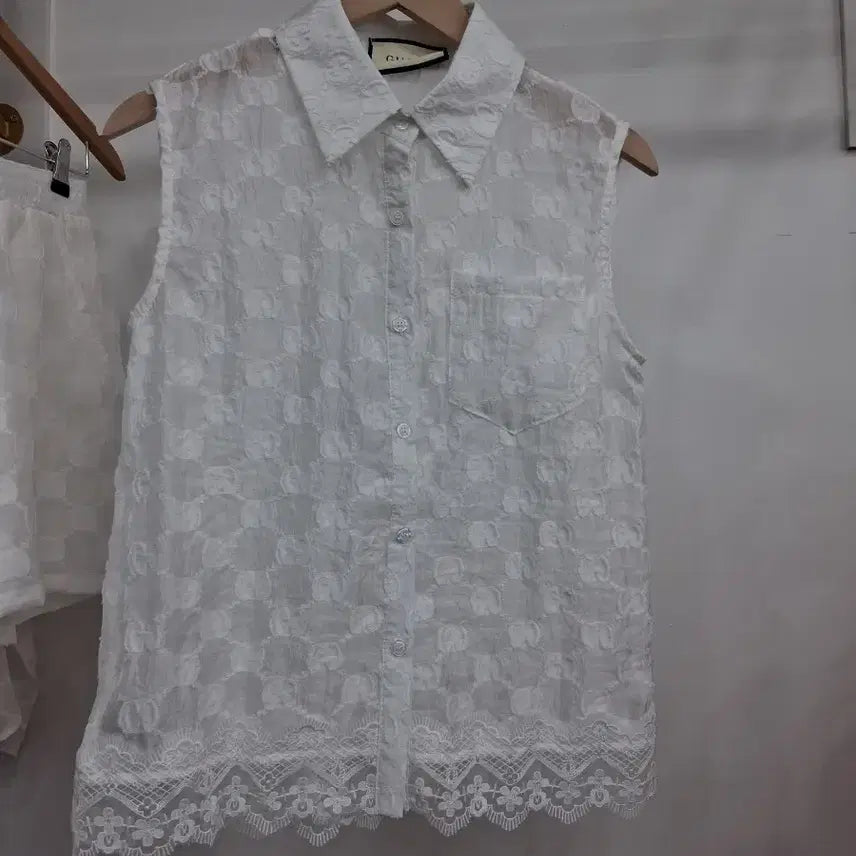 [BUNJANG] Lace Silk Sleeveless Blouse / 레이스실크 블라우스