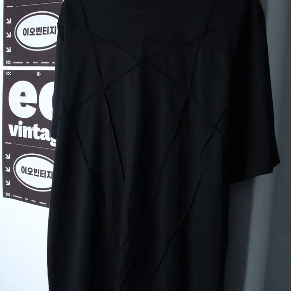 [BUNJANG] 8seconds Cut-Out Detail Short Sleeve T-Shirt Black / (M-L) 에잇세컨즈 반팔 티셔츠 절개 디테일 블랙 스트릿-H34618
