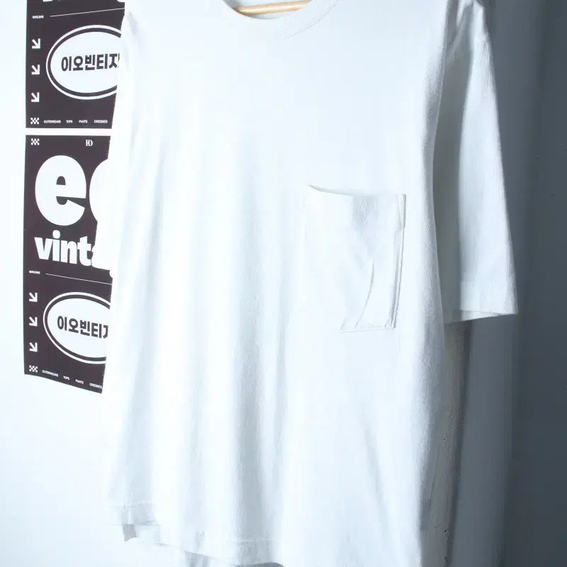 [BUNJANG] Uniqlo U Line Half Sleeve Pocket T-Shirt White / (M-L) 유니클로 반팔 티셔츠 U라인 포켓 무지 화이트-H34619
