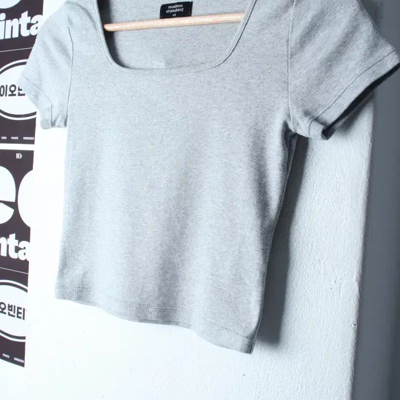 [BUNJANG] Musinsa Standard Wide Neck Cropped T-Shirt (XS-S) / W(XS-S) 무신사 스탠다드 반팔 티셔츠 와이드넥 크롭-H34631