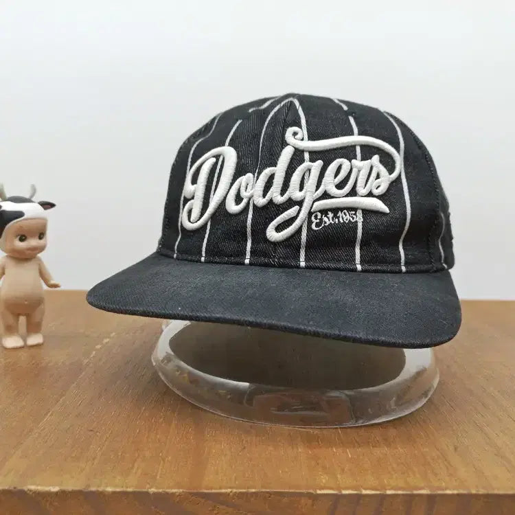 [BUNJANG] MLB Kids LA Dodgers Pinstripe Snapback Baseball Cap Black / MLB 키즈 LA 다저스 핀스트라이프 스냅백 야구모자 블랙