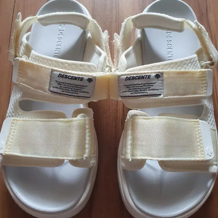 [BUNJANG] Descente Women's Sandals / 데상트 여성 샌들