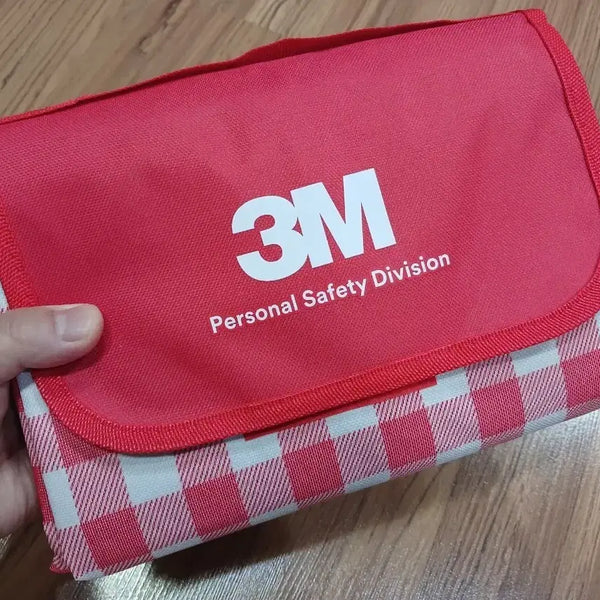 [BUNJANG] Durable Portable Waterproof Picnic Camping Outdoor Mat / [새것 미사용] 튼튼한 원단의 휴대용 방수 피크닉 캠핑 야외 매트 돗자리