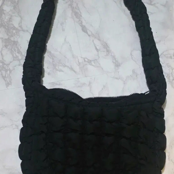 [BUNJANG] COS Quilted Shoulder Bag Black / COS 퀼팅 숄더백 블랙 상태아주좋아요