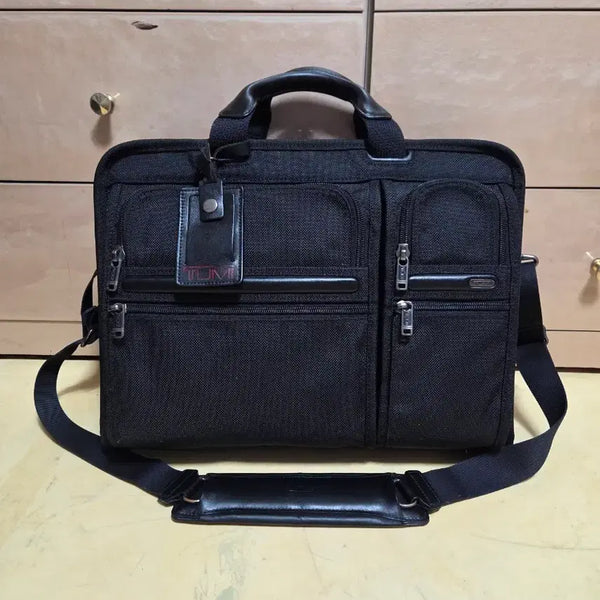 [BUNJANG] Tumi Alpha Compact Large Screen Laptop Briefcase / 투미 정품 알파 컴팩트 라지 스크린 랩탑 브리프케이스