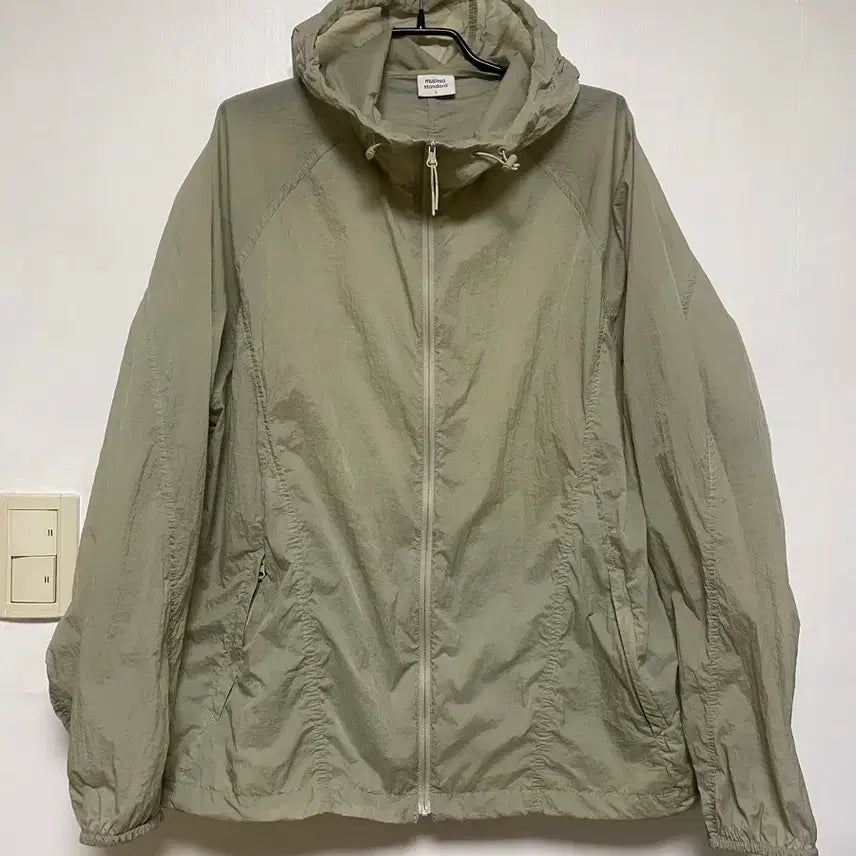 [BUNJANG] Musinsa Standard Sheer Windbreaker Grayish Beige L / [MUSINSA] 무탠다드 시어 윈드브레이커 그레이쉬베이지 L사이즈