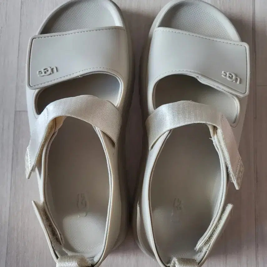 [BUNJANG] Ugg Sheepskin Sandals Beige / 어그 샌들 베이지