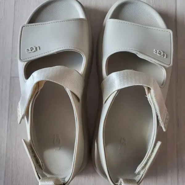 [BUNJANG] Ugg Sheepskin Sandals Beige / 어그 샌들 베이지