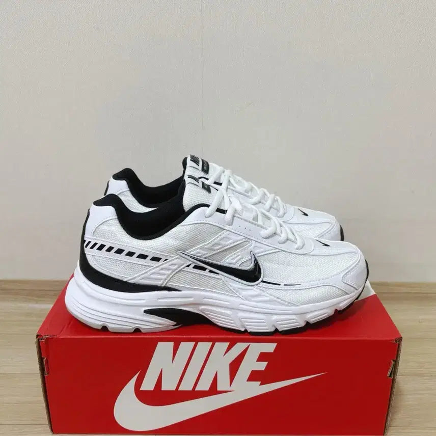 [BUNJANG] Nike Initiator White Black Sneakers / [270] 나이키 이니시에이터 화이트 블랙 운동화