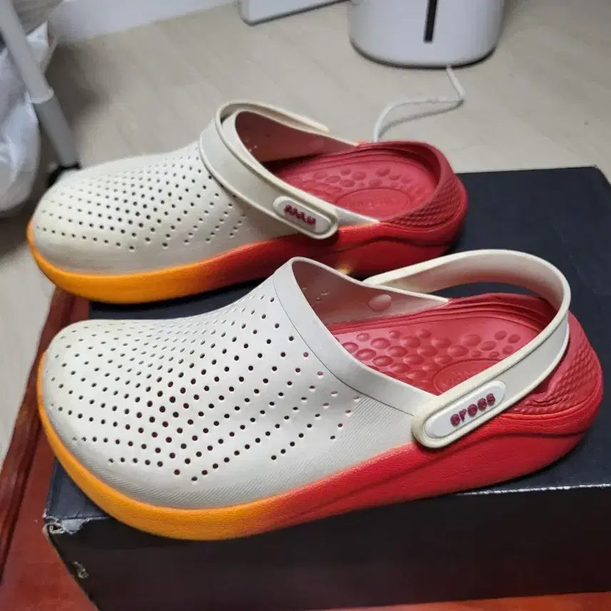 [BUNJANG] Crocs LightRide Clog Beige/Red M5 W7 / 크록스 라이트라이드 클로그 베이지/레드 M5 W7 사이즈 상태매우좋음