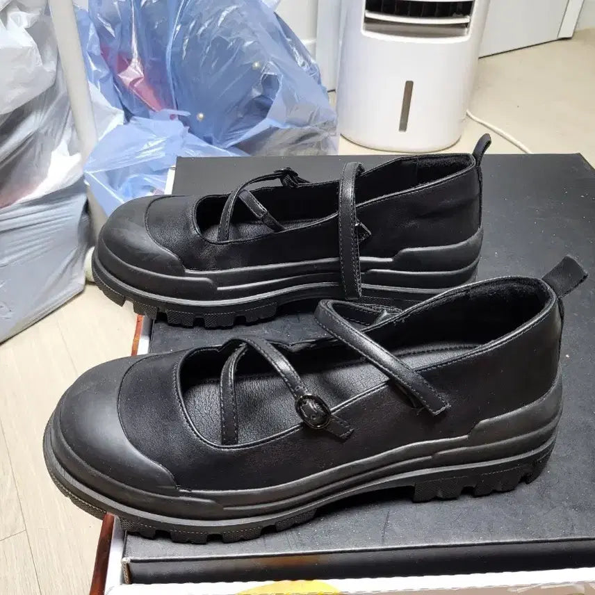[BUNJANG] Supen Mary Jane Strap Shoes Black 245mm / 슈펜 메리제인 스트랩 슈즈 블랙 245mm 새상품수준