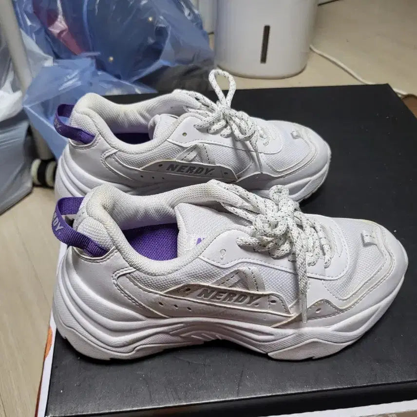 [BUNJANG] NERDY Jelly Gum White Sneakers 230mm / 널디 젤리그 화이트 운동화 230mm 상태최상