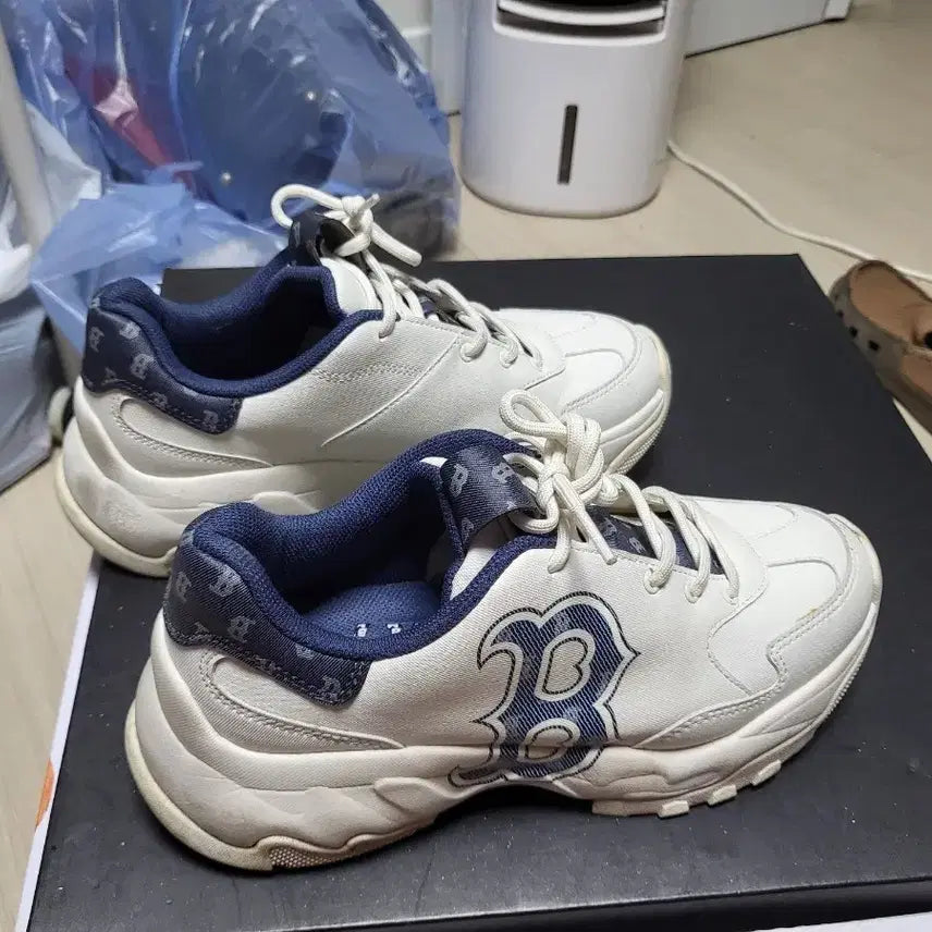 [BUNJANG] MLB Big Ball Chunky White/Navy Sneakers (250mm) / MLB 빅볼청키 화이트/네이비 250mm 상태최상