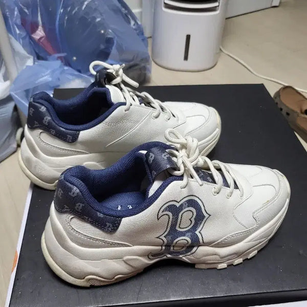 [BUNJANG] MLB Big Ball Chunky White/Navy Sneakers (250mm) / MLB 빅볼청키 화이트/네이비 250mm 상태최상