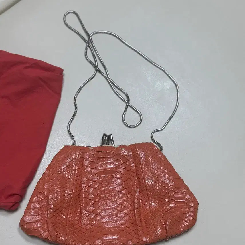 [BUNJANG] MINE Leather Crossbody Bag & Clutch / MINE 가죽 크로스백 클러치