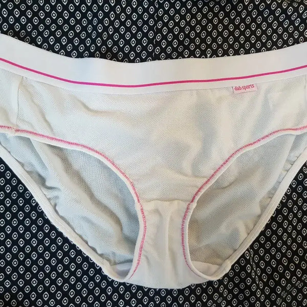 [BUNJANG] White Triangle Women's Panties - Size M / 화이트 삼각 여성팬티>>중고