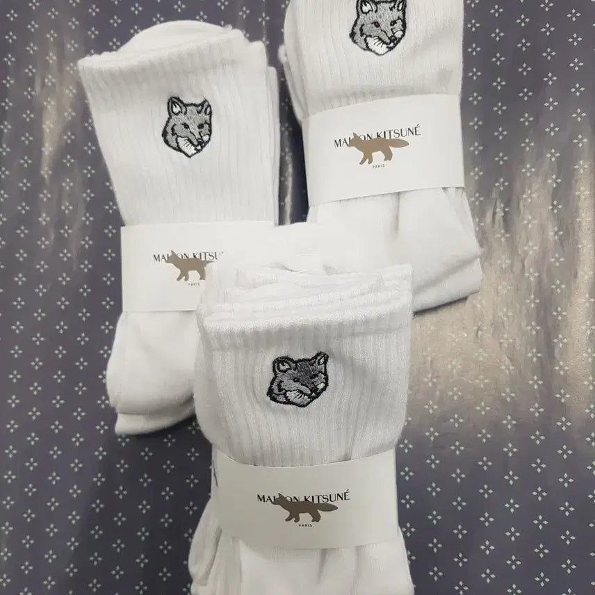 [BUNJANG] Maison Kitsuné Embroidered Socks - White / 메종키츠네 자수양말 화이트