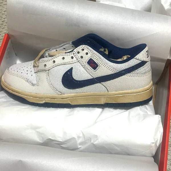 [BUNJANG] Nike Dunk Low "Stranger Things" Collaboration Sneakers (240mm) / 기묘한이야기 덩크로우 나이키 240판매