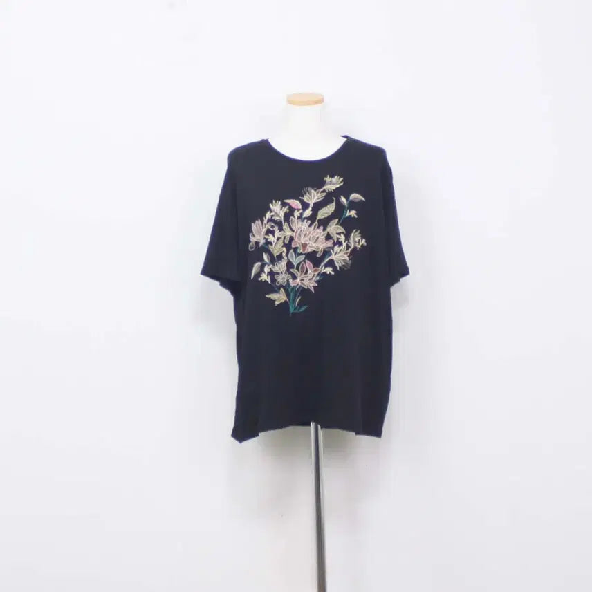 [BUNJANG] ZARA Women's Round Neck Short Sleeve Cropped T-Shirt (Dark Navy, M) / [정품] 자라(ZARA) 여성 라운드 반팔 티셔츠 M사이즈 정인샵