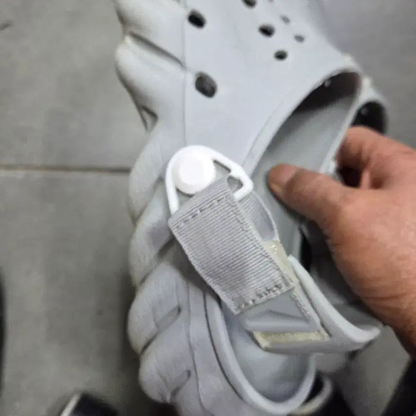 [BUNJANG] Crocs Sandals Light Grey 250 / 크록스 샌들 라이트 그레이250