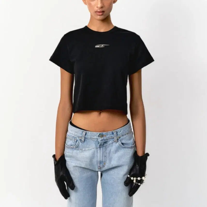 [BUNJANG] Black Cropped Short Sleeve T-Shirt with Logo / 블랙 크롭 반팔 티셔츠