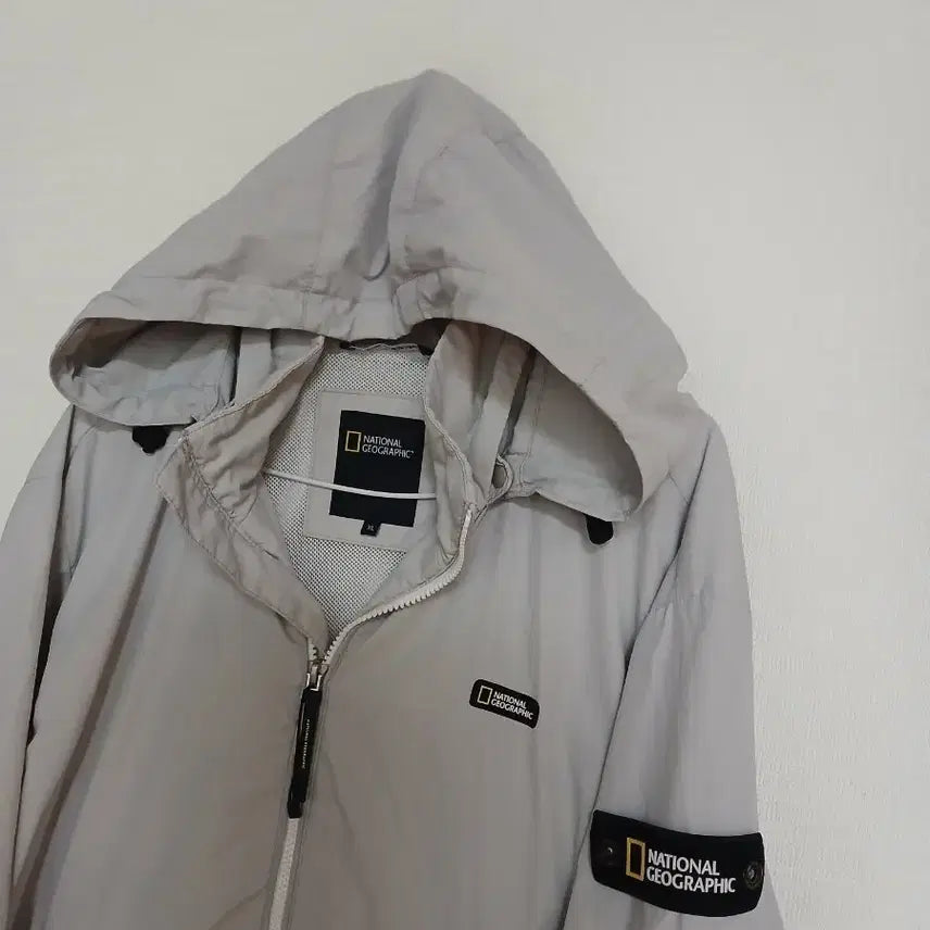 [BUNJANG] Kodak TXP 12 Golf Windbreaker Jacket / 코닥의 매력적인 TXP 12 골프 바람막이 자켓이에요블랙과 아이보리 컬